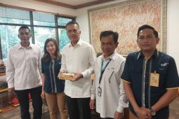 Mandiri Taspen salurkan manfaat THT dan pensiunan kepada Mantan Wagubsu Musa Rajekshah