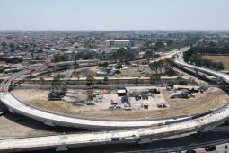 Proyek jalan layang Aloha mulai diuji coba akhir Desember