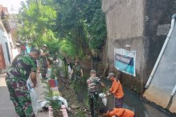 TNI-Polri dilibatkan dalam pembersihan sampah di sungai Tangerang