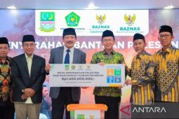 Pemkab Bekasi serahkan donasi untuk Palestina ke BAZNAS
