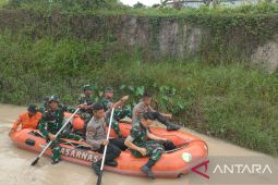 Timgab Bencana Babel kumpulkan satu ton sampah Sungai Parit Lalang