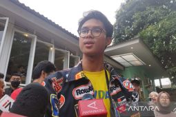 Alam Ganjar mengakui bantu ayahnya persiapan materi hingga busana di debat capres