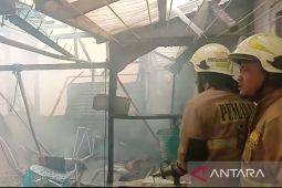 Kebakaran dua rumah akibatkan satu warga tewas di Rawamangun