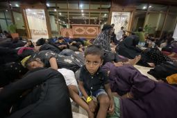 135 Rohingya yang dibawa ke kantor gubernur Aceh dipindahkan ke Scout Camp Pramuka