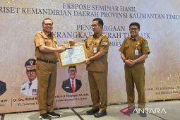 Dinkes Kaltim terima penghargaan kategori pengelolaan pegawai