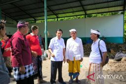 Mangku Pastika gugah masyarakat Bali tak ragu meniru TPS 3R yang sukses