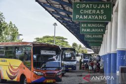 Persiapan angkutan bus Natal dan tahun baru