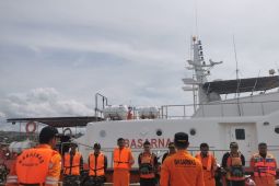 Basarnas evakuasi kapal pengangkut yang mati mesin di Buton Selatan