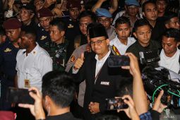 Anies janjikan "Hotline Paris" untuk beri warga bantuan hukum gratis