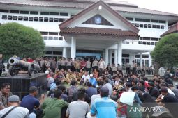 Pj Gubernur Babel tegaskan menindak oknum "bermain" tambang ilegal