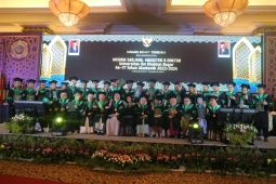 UIKA wisuda 872 sarjana, magister dan doktor