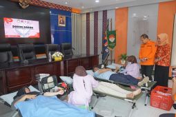 Semarakkan HUT ke-24, DWP BPBD Jatim gelar donor darah