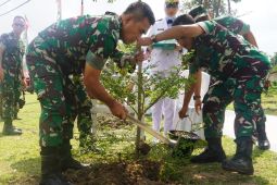 Danrem 042/Gapu pimpin tanam 1.805 pohon di Jambi