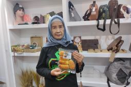 Produk UMKM Binaan Adaro Diminati Pengunjung Pekan Raya Tabalong