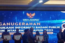Pemkab Kapuas Hulu raih penghargaan badan publik informatif terbanyak 2023