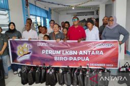 LKBN ANTARA Papua bagi 30 paket hadiah pada penghuni Yayasan Tunanetra