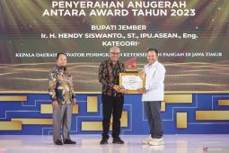 Penyerahan Anugerah ANTARA Jatim 2023