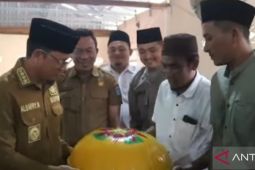 Bupati Bangka Tengah ajak warga lestarikan tradisi "makan bedulang"