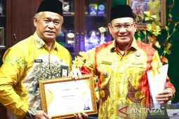 Bupati Kotabaru terima penghargaan dari Kementrian Perindustrian RI