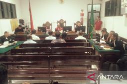 Mantan Bupati KKT akui tak tahu permintaan uang ketuk palu