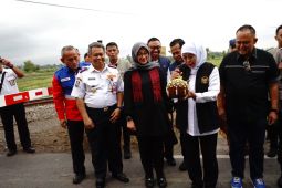 Khofifah resmikan pintu perlintasan kereta api di Banyuwangi