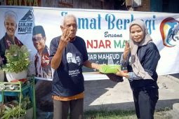 Relawan Arus Ganjar bagikan 1.500 nasi kotak ke warga Labuhanbatu Raya
