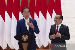 Jokowi pakai dasi kuning ke Jepang, wartawan tanyakan artinya