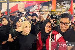 Atikoh Ganjar Pranowo sapa masyarakat di "Pahlawan Street Center" Madiun