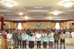 Bupati ajak kepala sekolah di Tapsel berbenah