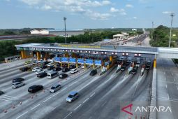 31.870 kendaraan tinggalkan Jakarta lintasi GT Cikampek Utama H-7 Natal