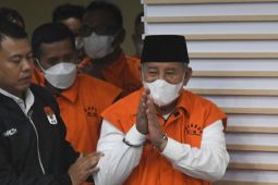 Jadi tersangka, Gubernur Malut Abdul Ghani Kasuba resmi ditahan KPK