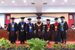 Universitas Surabaya kukuhkan enam guru besar baru