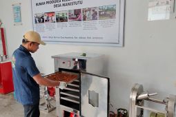 PLN terus berdayakan pendidikan dan UMKM di Desa Manistutu, Jembrana