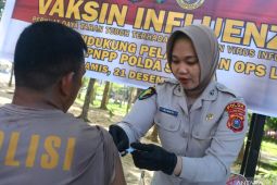 Penyuntikan Vaksin Influenza Bagi Personel Polda Sulawesi Tenggara