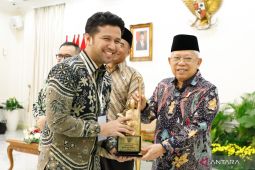 Pemprov Jatim terima dua penghargaan di Istana Wapres