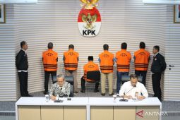 KPK sita data  aliran uang saat geledah rumah Abdul Ghani Kasuba