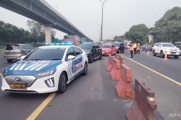 "Contraflow" sepanjang 18 kilometer diterapkan akibat kepadatan arus lalin di Tol Jakarta-Cikampek