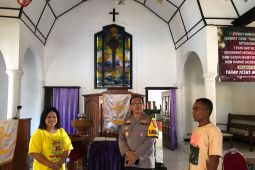 Polres Situbondo Jarim menyiagakan personel di gereja amankan perayaan Natal