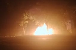 Kecelakaan maut di Lombok Tengah, satu orang tewas dan mobil minibus dibakar massa