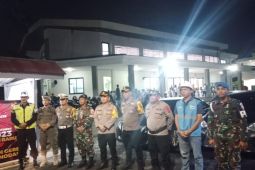 100 personel gabungan amankan perayaan malam Natal di Belitung