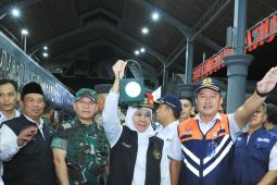 Gubernur Khofifah puji peningkatan layanan transportasi kereta api