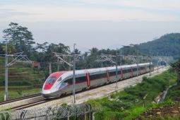 Menhub apresiasi jumlah penumpang kereta cepat "Whoosh" tembus satu juta orang