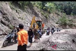 Sempat lumpuh enam hari, jalur Panyabungan - Pantai Barat Madina kembali normal
