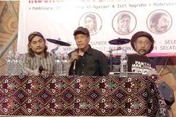 Saat ini berbagai sektor kehidupan di Indonesia terkesan karut-marut.