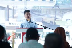 Pemkab sambas bangun drainase dan pedestrian pasar Tebas