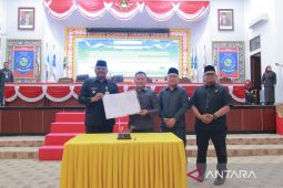 Pj Gubernur Safrizal Rapat Paripurna Keputusan 2 Raperda dan 1 Rekomendasi