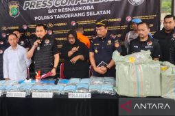Polres Tangsel sita 27,3 kg ganja yang disembunyikan dalam kemasan kopi