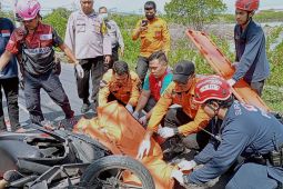 Motor vs truk, tiga orang tewas dalam kecelakaan di Surabaya