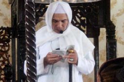 Khatib Mansyur ingatkan kaum Muslim cari harta halal