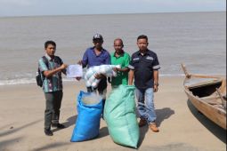 PT Timah serahkan bantuan alat tangkap untuk KUB Titihan Muhibah Kelurahan Sawang